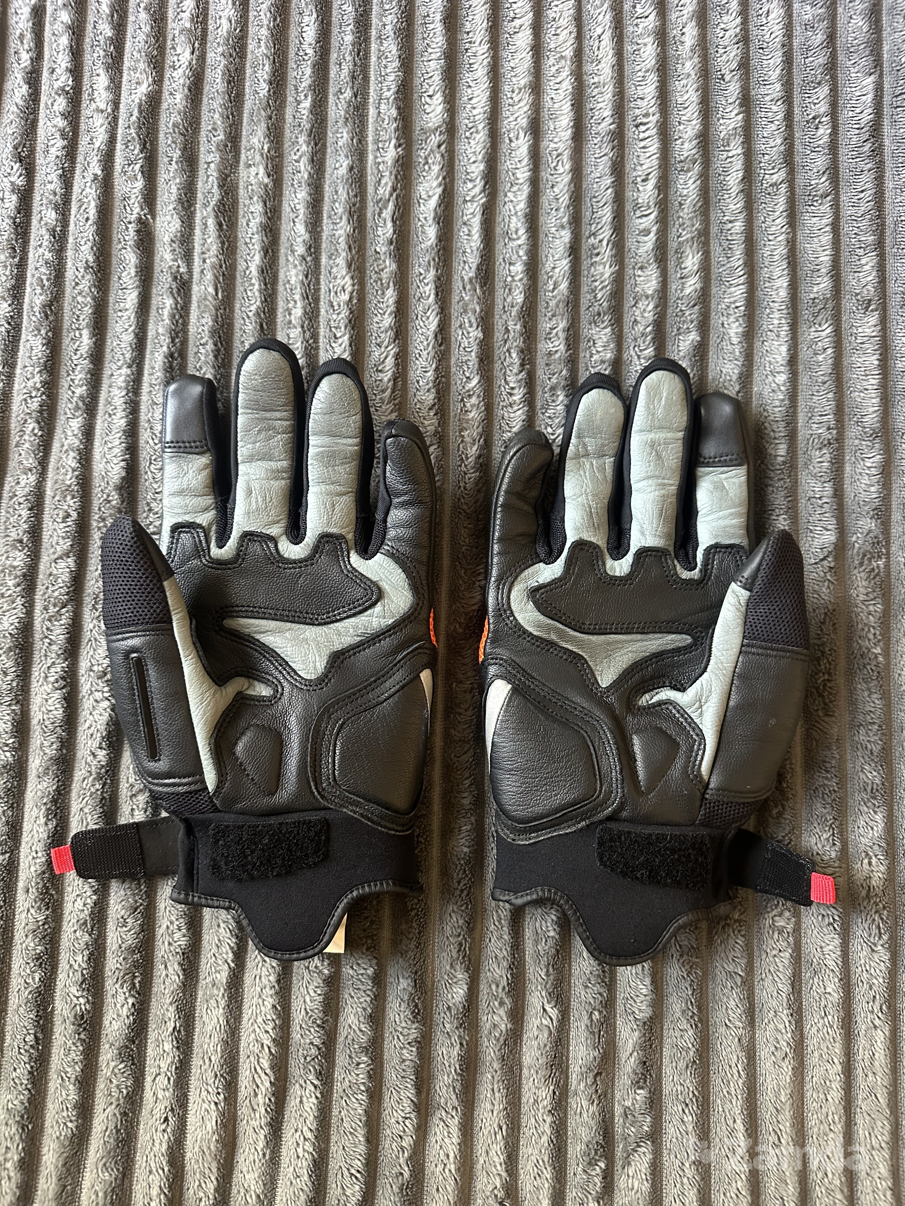 Dainese Motorcycle Gloves – Size L – Good Condition