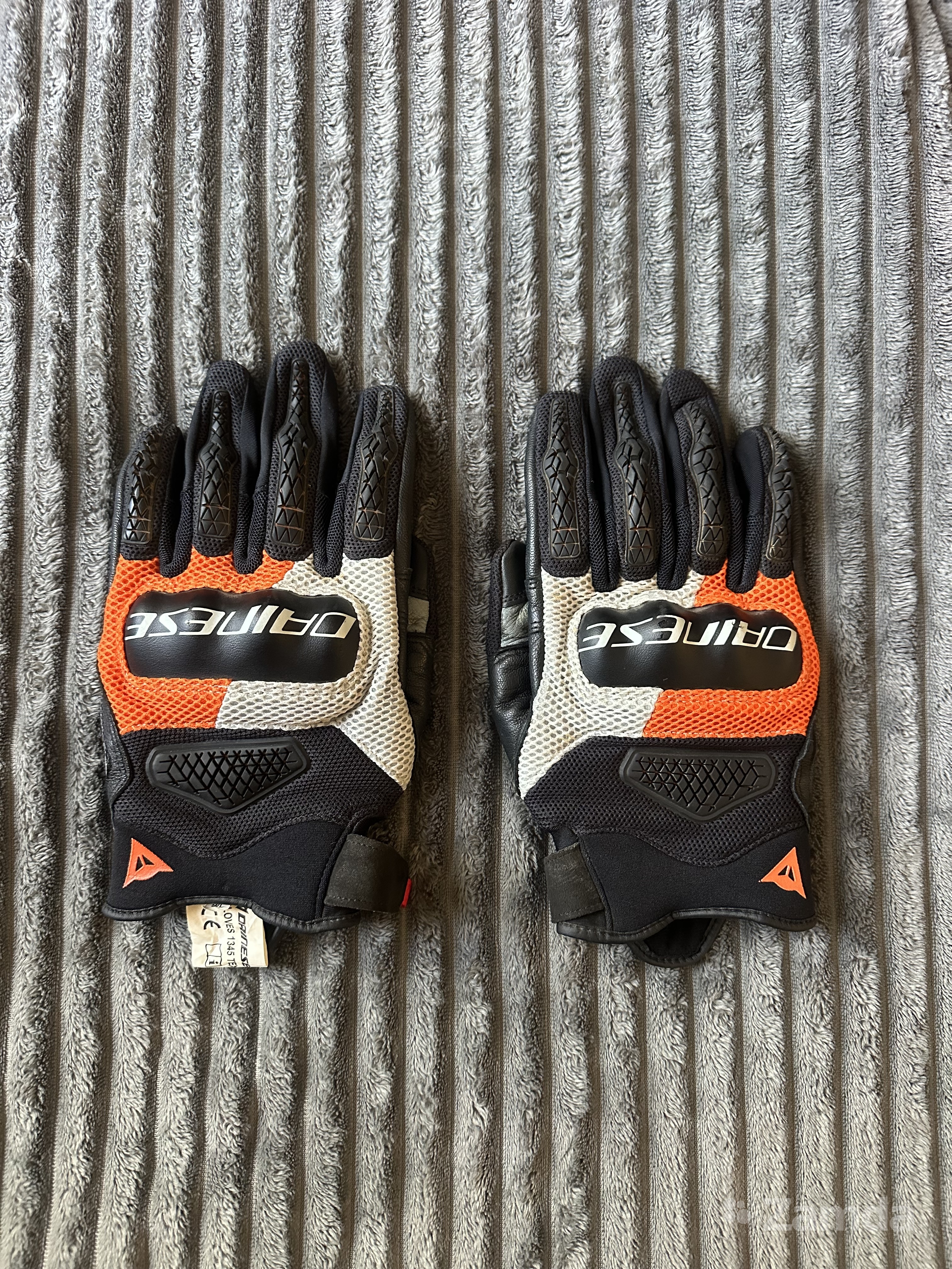 Dainese Motorcycle Gloves – Size L – Good Condition