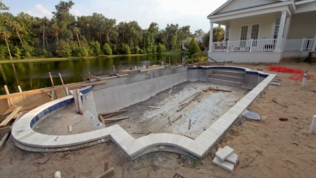 š Custom Pool & Spa Construction ā Your Backyard Oasis Awaits! šāāļø
